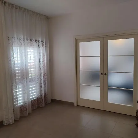Garden Villa *